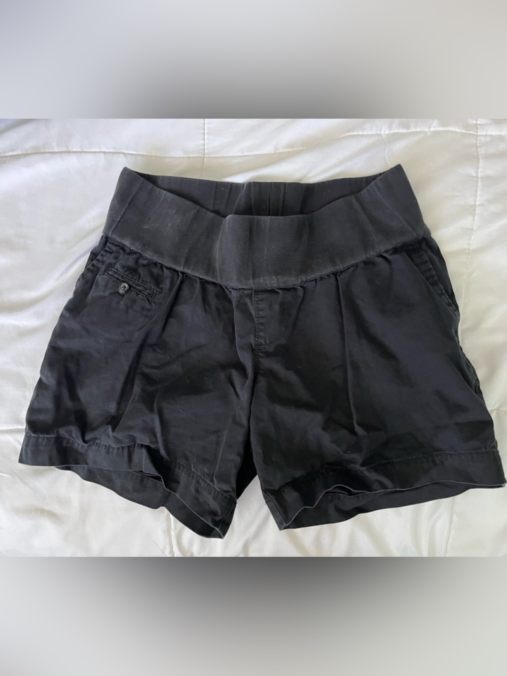 Liz Lange Maternity black shorts size S